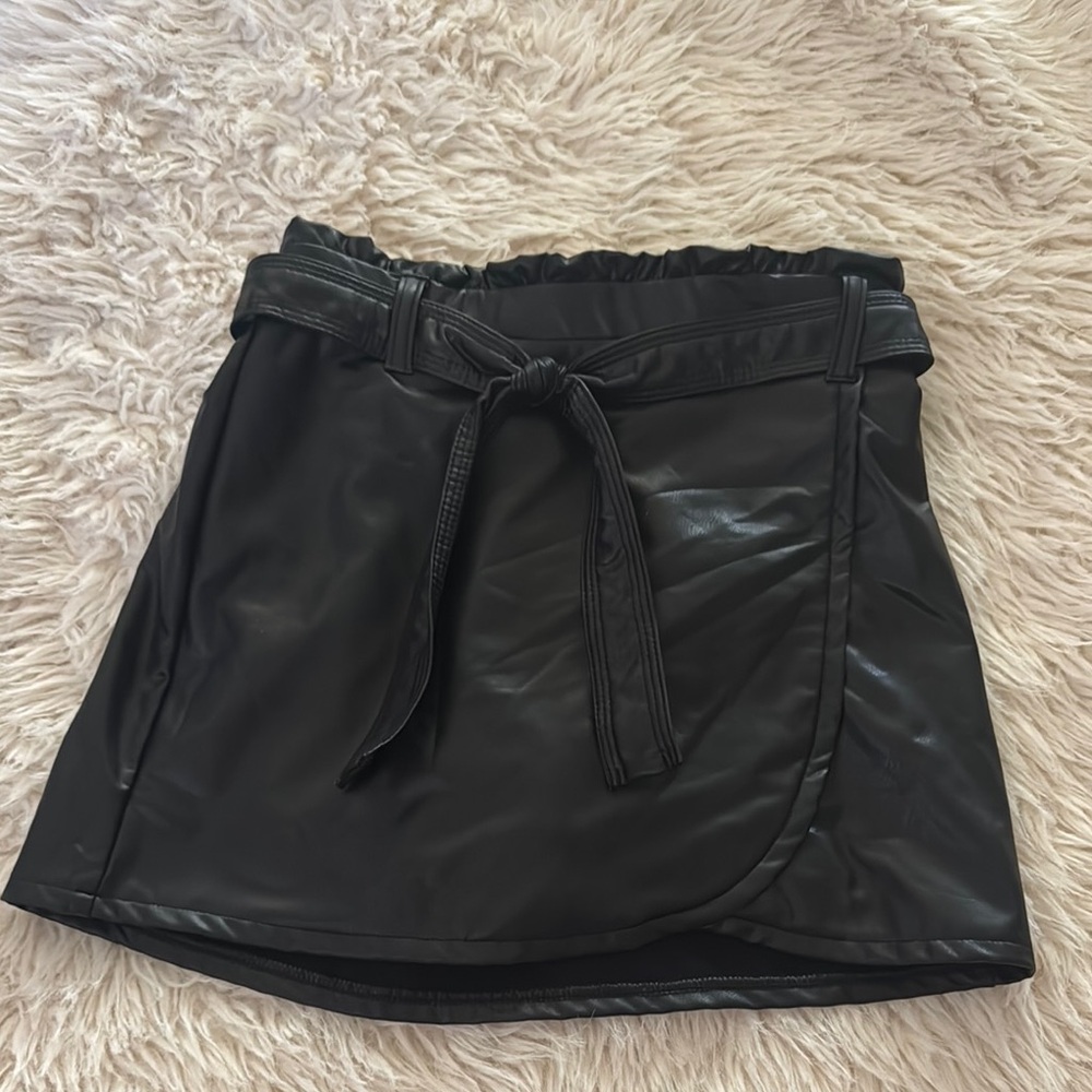 Abercrombie kids faux leather skort